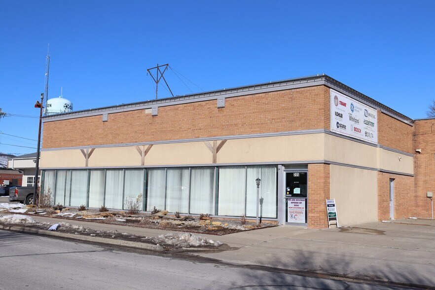 More Photos Of 205 E Green St, Clinton Storefront For Sale