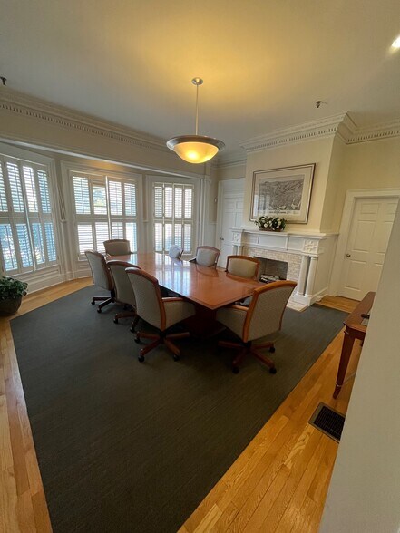 More Photos Of 129 Whitney Ave, New Haven Office Residential For Lease