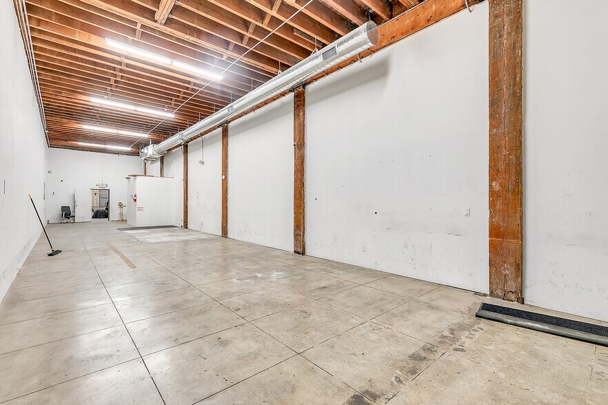 More Photos Of 823 S Los Angeles St, Los Angeles Loft Creative Space For Lease