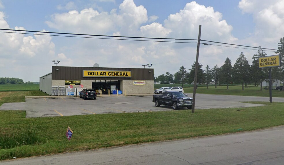 More Photos Of 202 W Jackson St, Farmland Freestanding For Sale