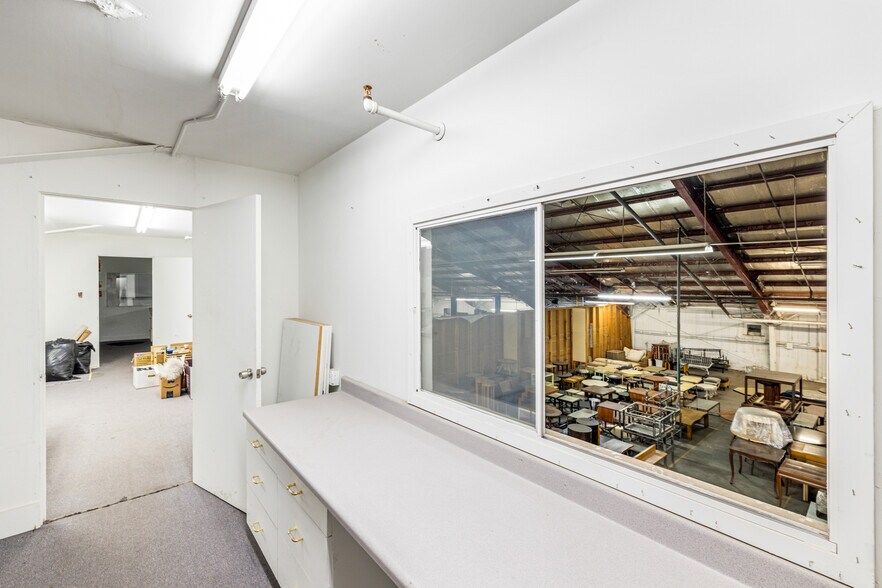 More Photos Of 4775-4779 E Ramon Rd, Palm Springs Warehouse For Sale