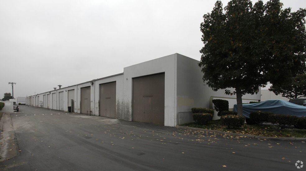 More Photos Of 18300-18326 Ward St, Fountain Valley Warehouse For Lease