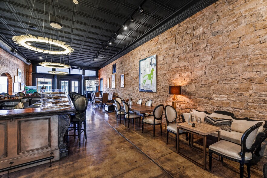 More Photos Of 38 N Chadbourne St, San Angelo Bar For Sale