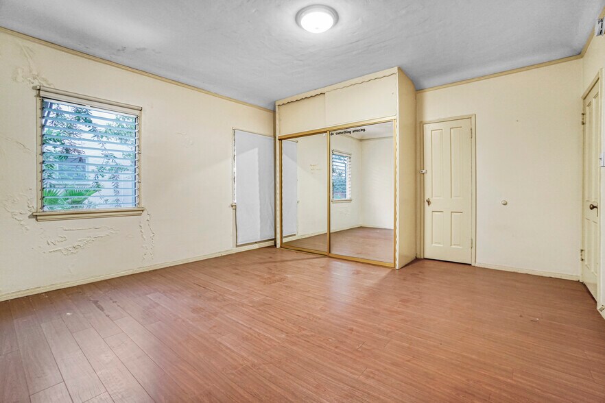 More Photos Of 728 S Genesee Ave, Los Angeles Apartments For Sale