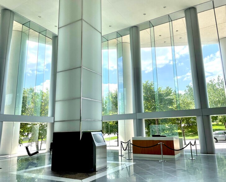 More Photos Of 2600 Grand Blvd, Kansas City Office For Lease