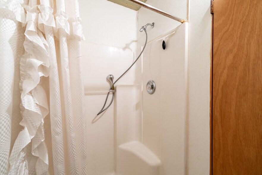 More Photos Of 65 N 200 E, Roosevelt Restaurant For Sale