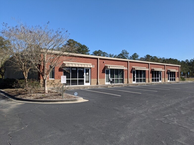 More Photos Of 359 Enterprise Dr, Valdosta Light Distribution For Lease