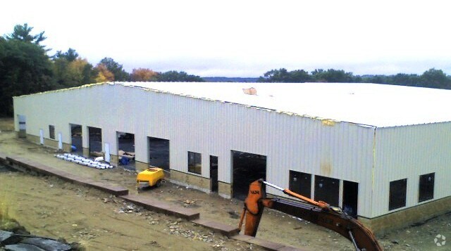 More Photos Of 47 October Hill Rd, Holliston Warehouse For Lease