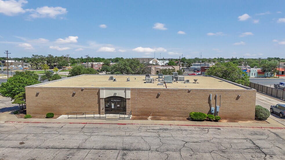 More Photos Of 2402 W Wall St, Midland Medical For Sale