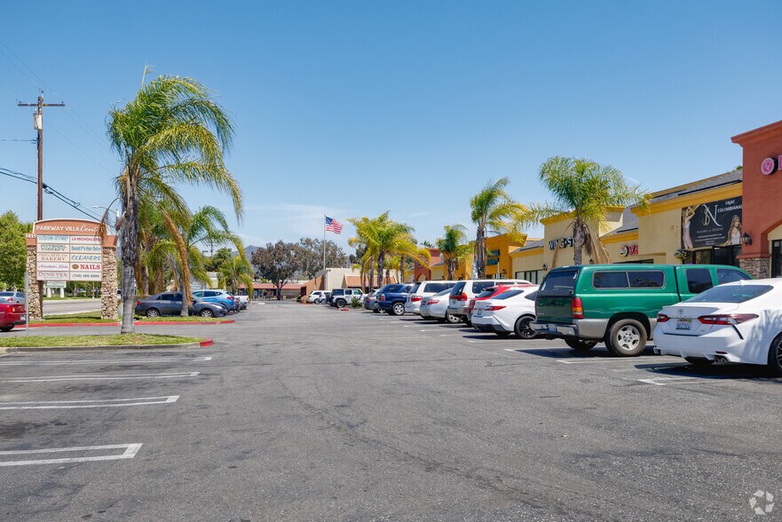 More Photos Of 1815 E Valley Pky, Escondido Storefront For Sale