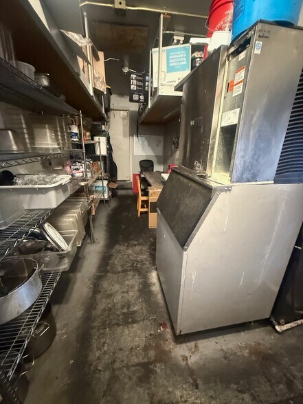 More Photos Of 205 S Arizona, Butte Restaurant For Sale