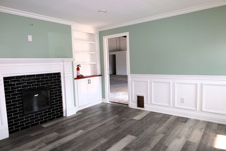 More Photos Of 6071 Branch Hill Guinea Rd, Milford Warehouse For Lease