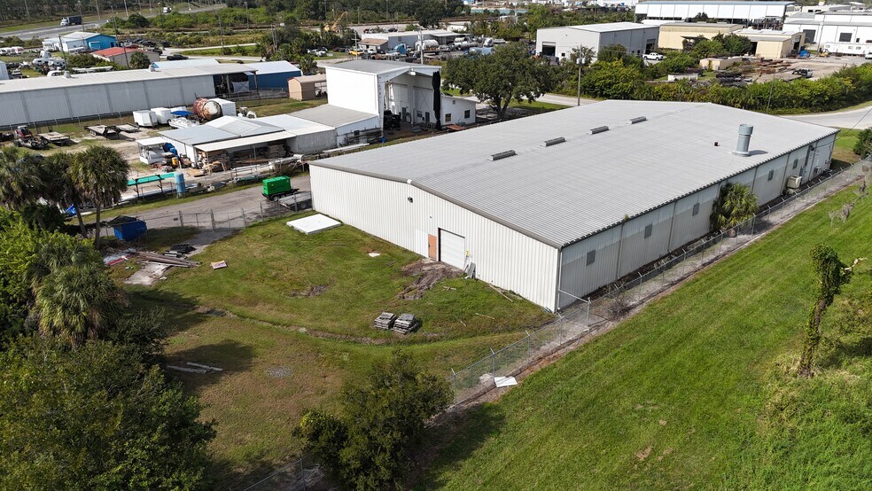 More Photos Of 399 Prairie Industrial Pky, Mulberry Warehouse For Sale