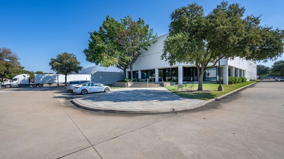 Primary Photo Of 2940 Eisenhower St, Carrollton Warehouse For Lease