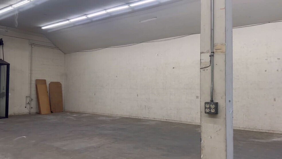 Primary Photo Of 365-369 S Central Ave, Los Angeles Warehouse For Lease