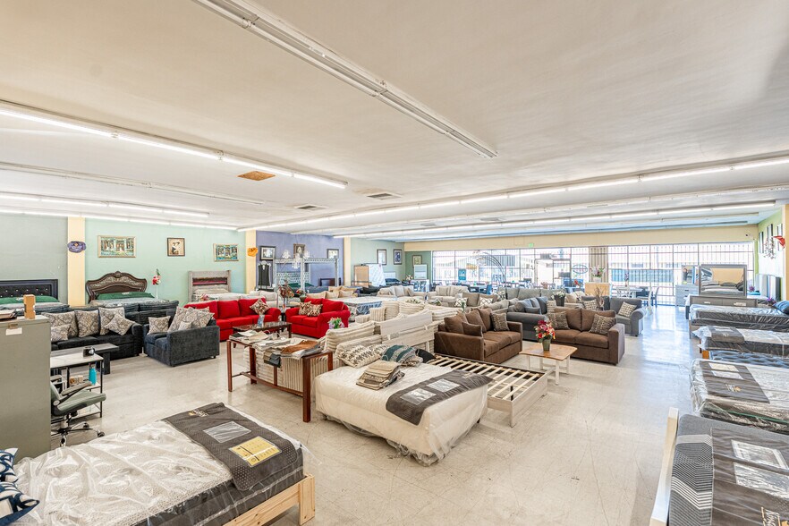 More Photos Of 280 N San Jacinto St, Hemet Freestanding For Sale