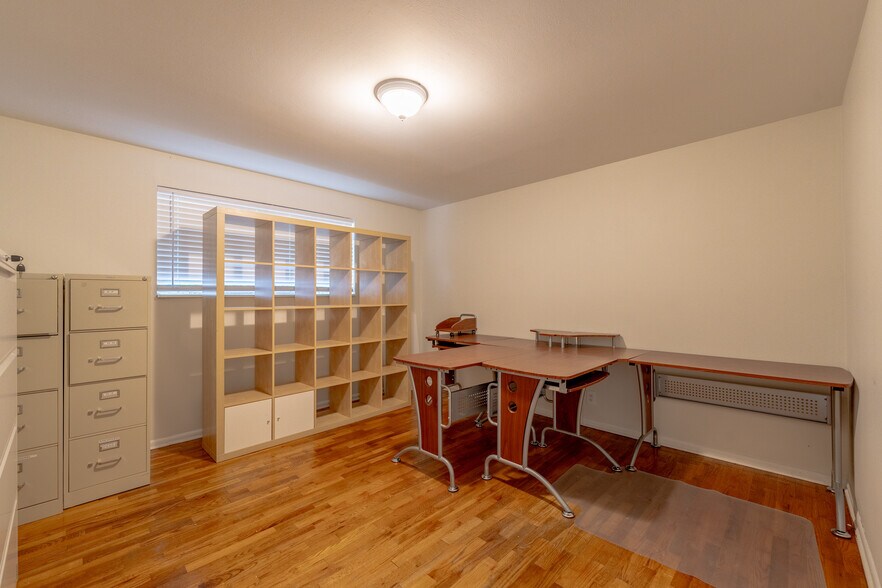 More Photos Of 20318 19th Ave NE, Shoreline Specialty For Sale