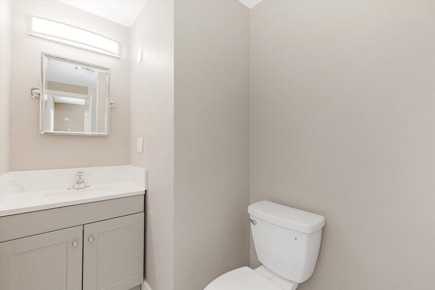 More Photos Of 2706 SE Spruce St, Hillsboro Healthcare For Sale