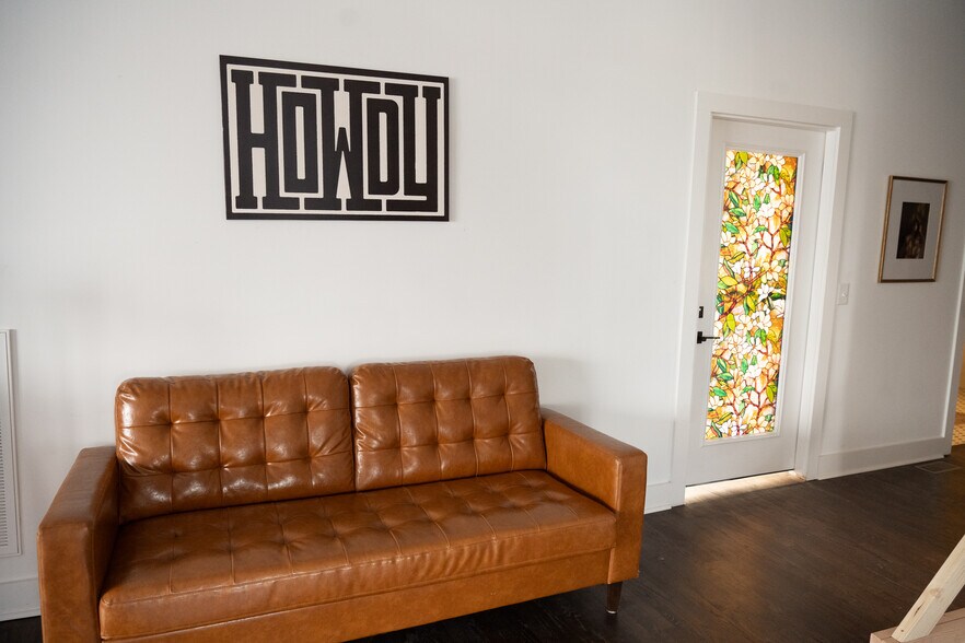 More Photos Of 1204 S Main St, Columbia Loft Creative Space For Lease