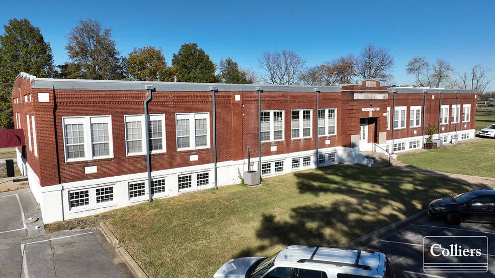 More Photos Of 800 E Emma Ave, Springdale Medical For Lease