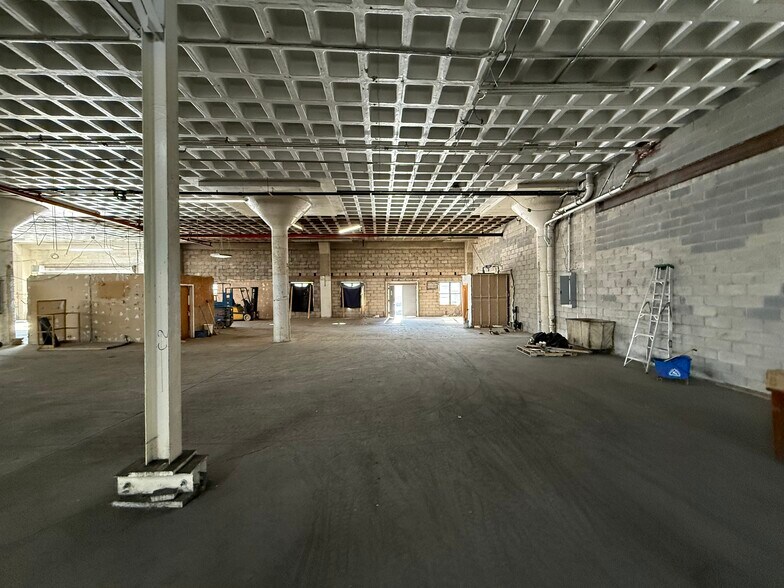 More Photos Of 9 Rewe St, Brooklyn Distribution For Lease