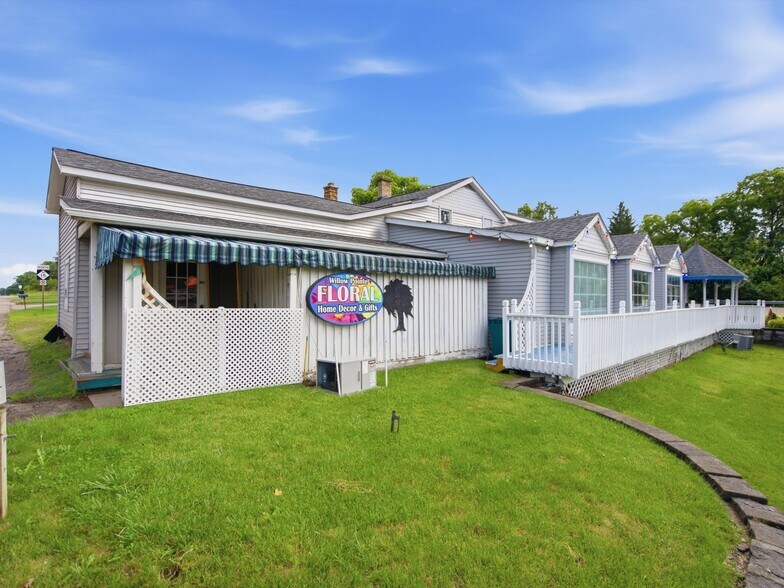 More Photos Of 425 S Ortonville Rd, Ortonville Freestanding For Sale