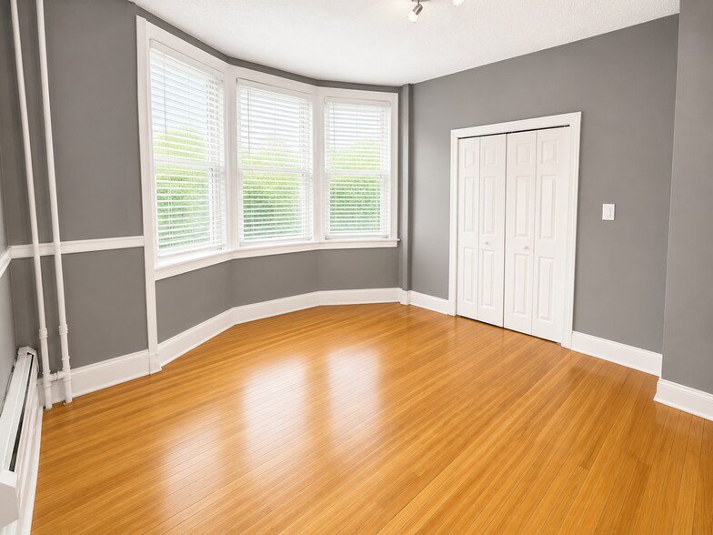 More Photos Of 1228 Oak Ave, Evanston Apartments For Sale