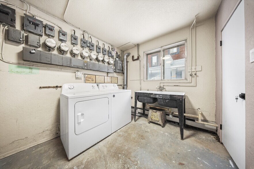 More Photos Of 1624 26 Av SW, Calgary Apartments For Sale