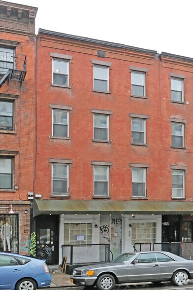 More Photos Of 66 Greenpoint Ave, Brooklyn Loft Creative Space For Sale