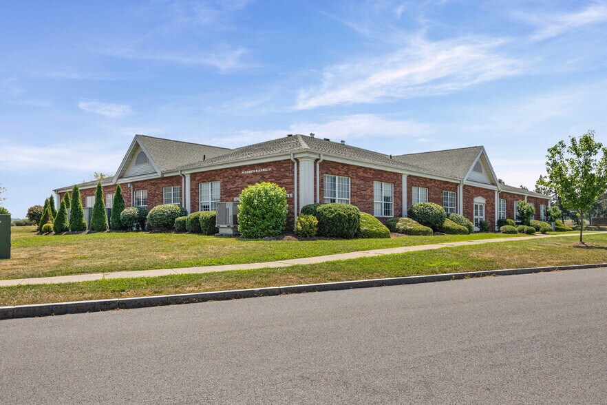 More Photos Of 70 Elizabeth Blackwell St, Geneva Office For Lease