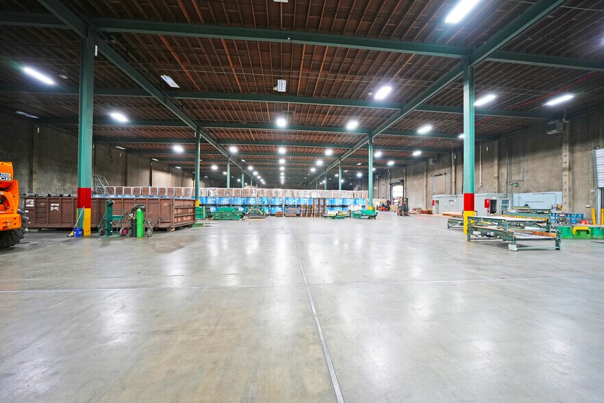 More Photos Of 45 E 3rd Ave, Toppenish Manufacturing For Sale