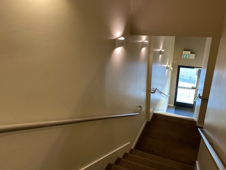 More Photos Of 3715 Market St, Glendale General Retail For Lease