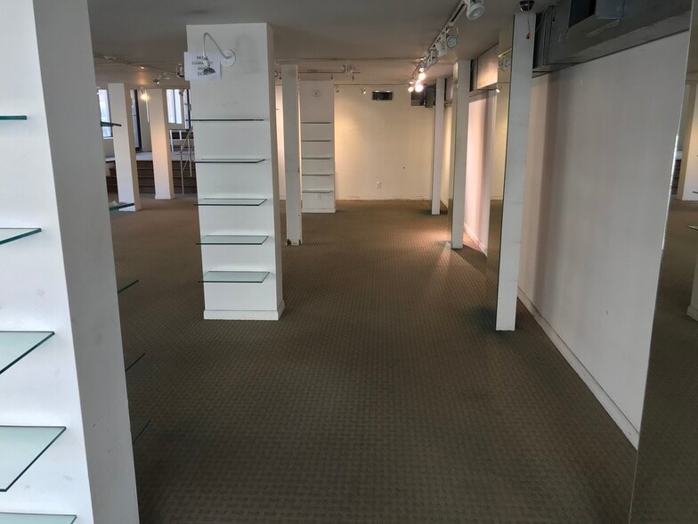 More Photos Of 15 N Dean St, Englewood Restaurant For Lease