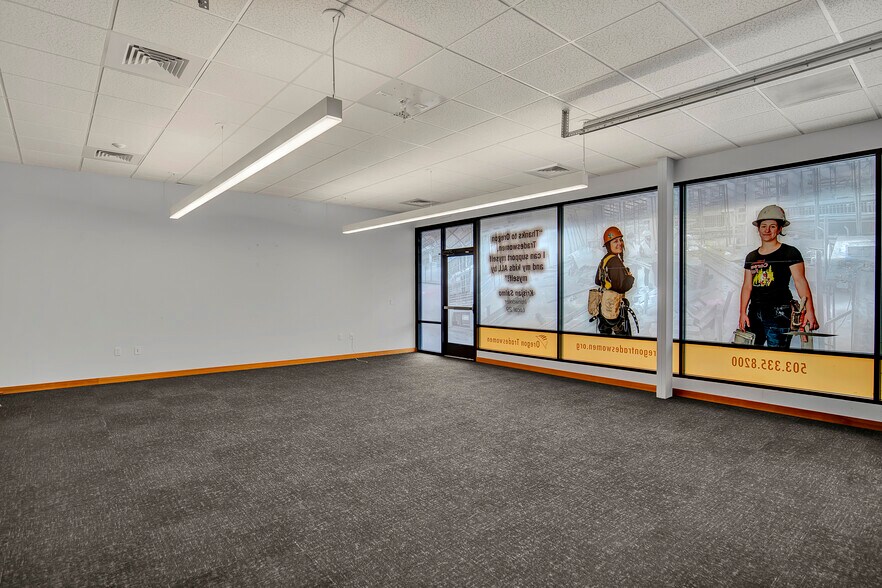 More Photos Of 454 SE 187th Ave, Portland Office For Sale