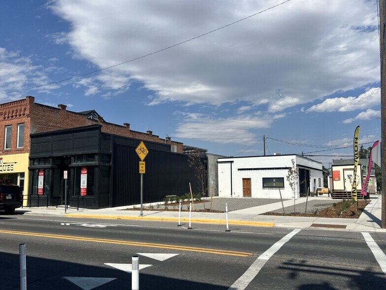 More Photos Of 31 E Main St, Belgrade Storefront Retail Office For Lease