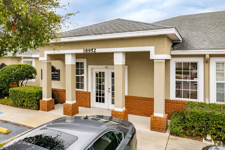 More Photos Of 18952 N Dale Mabry Hwy, Lutz Office For Lease