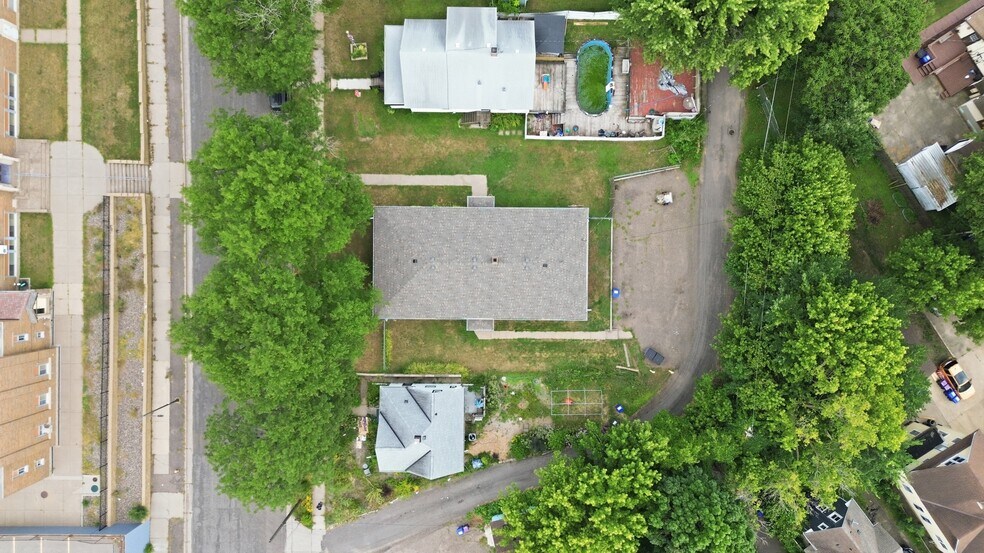 More Photos Of 826 5th St E, Saint Paul Apartments For Sale