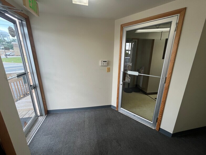 More Photos Of 9105 Belair Rd, Nottingham Office For Lease