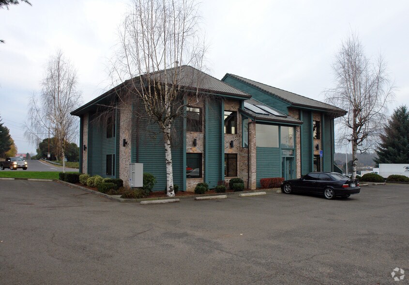 More Photos Of 14000-14020 SE Johnson Rd, Oak Grove Office For Lease