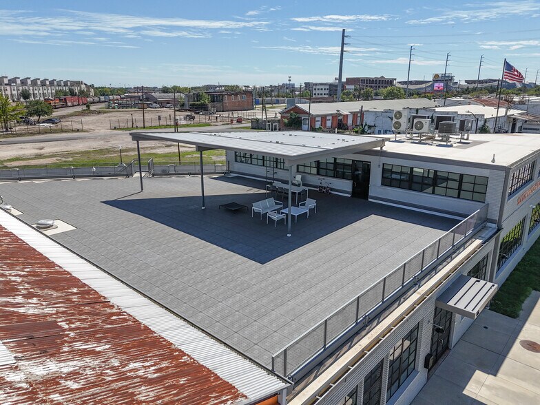 More Photos Of 121 St Emanuel St, Houston Flex For Sale