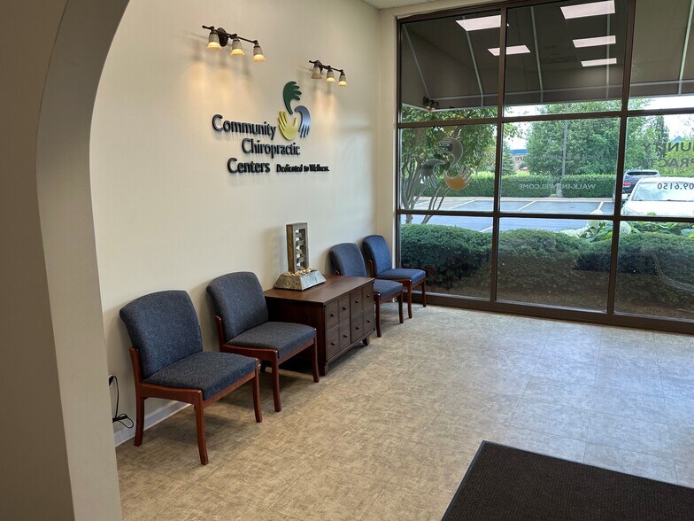 More Photos Of 127 Capista Dr, Shorewood Office For Sale