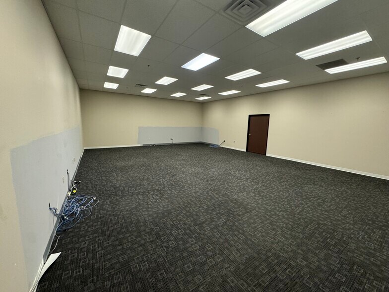 More Photos Of 2057 E Maule Ave, Las Vegas Warehouse For Lease