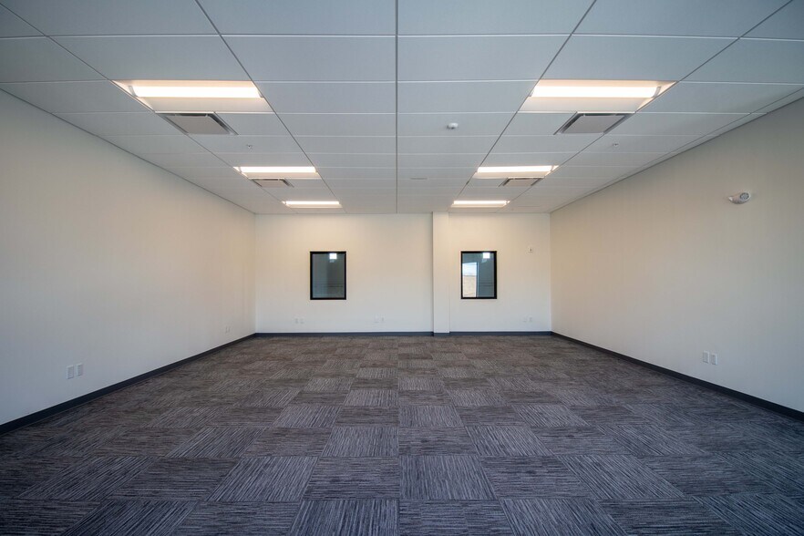 More Photos Of 245 Paterson Plank Rd, Carlstadt Distribution For Lease