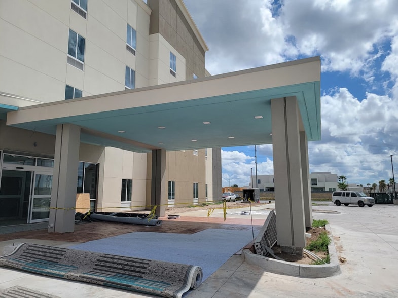 More Photos Of 101 Grapefruit Blvd, Mission Hotel For Sale