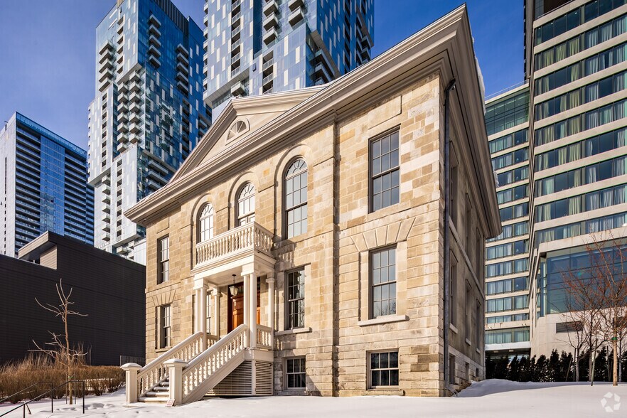 More Photos Of 1395 Av Overdale, Montréal Office For Sale