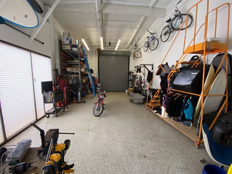 More Photos Of 4848 Colt St, Ventura Manufacturing For Sale