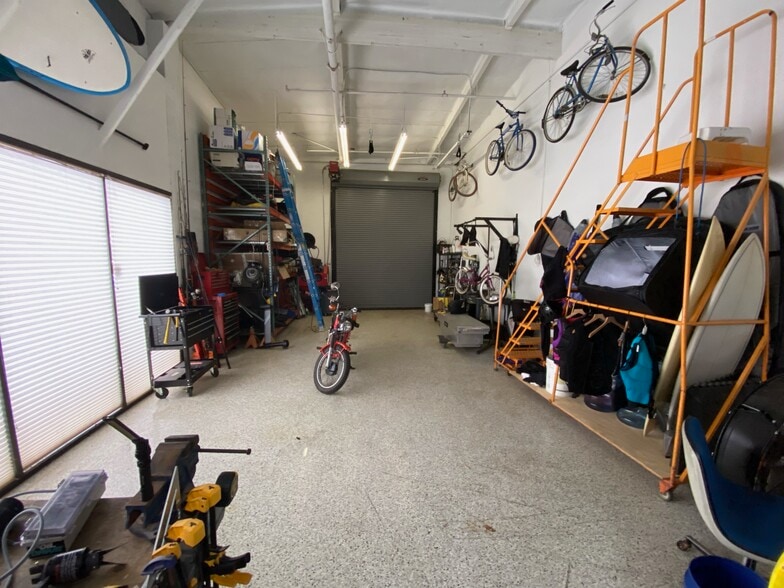 More Photos Of 4848 Colt St, Ventura Manufacturing For Sale