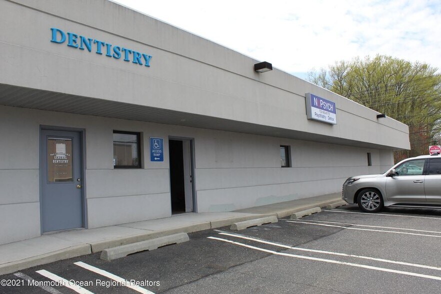 More Photos Of 1915 State Route 35, Oakhurst Medical For Lease