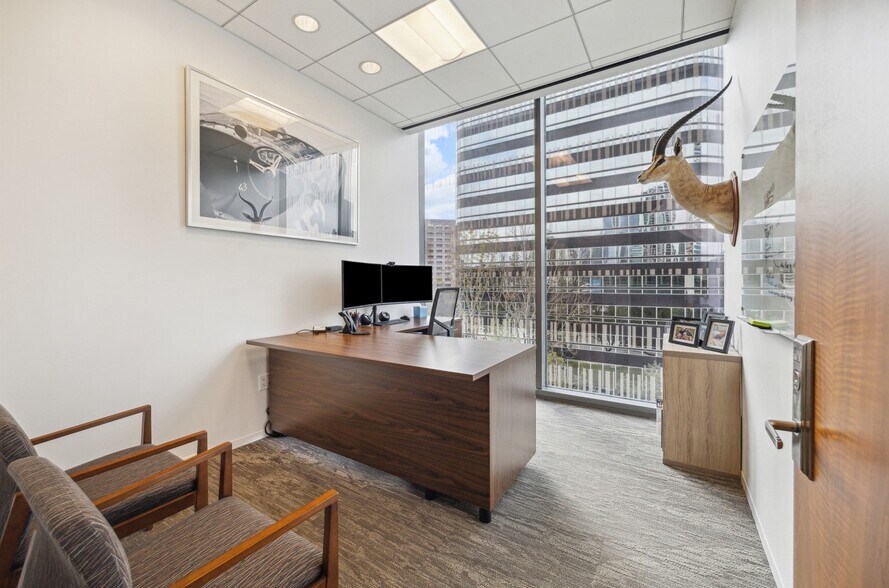 More Photos Of 1800 Post Oak Blvd, Houston Office For Lease