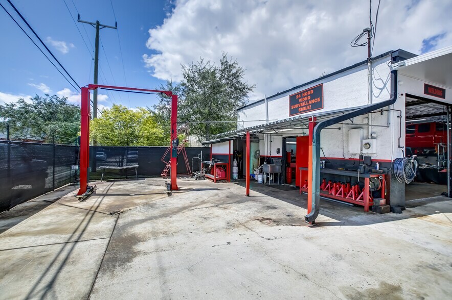 More Photos Of 530 S Dixie Hwy W, Pompano Beach Auto Repair For Sale